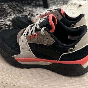Columbia Women’s sneakers 7.5
